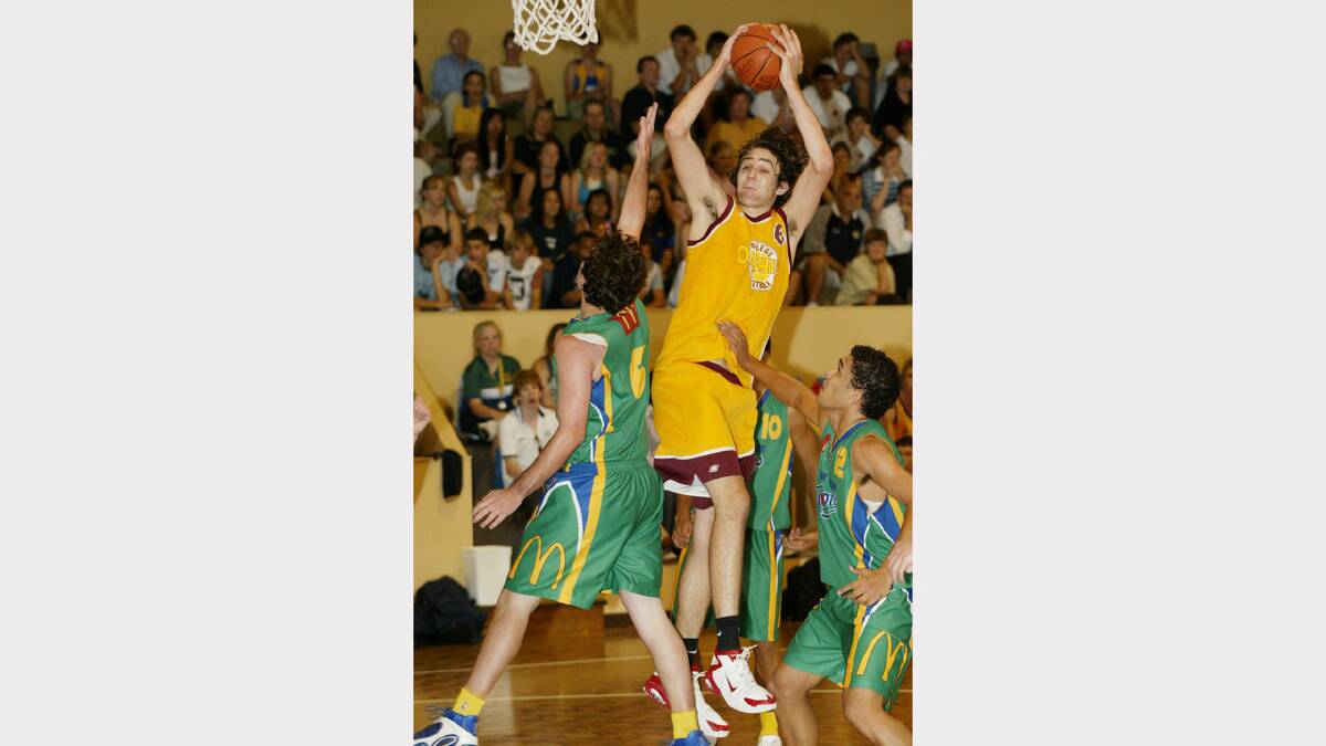 National Schools Basketball championships at the Albury Sports Stadium. Julian Khazzouh playing for Oakhill College. Picture: SIMON DALLINGER