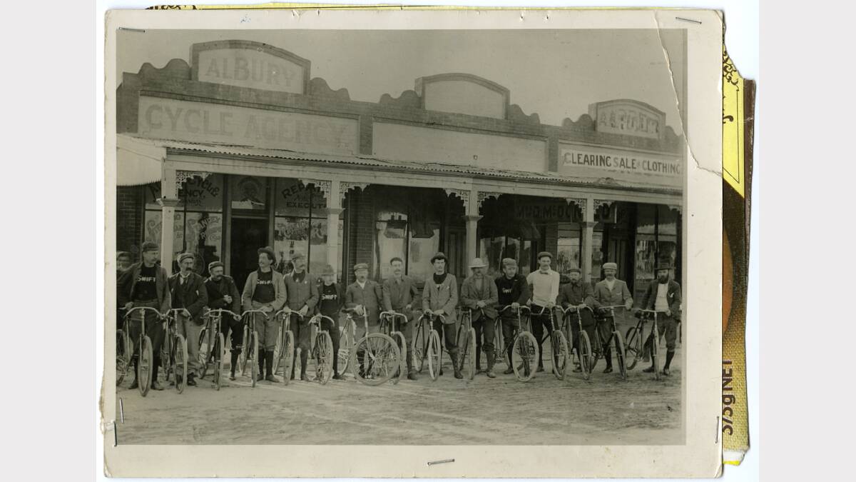 1896 picture of 16 cyclists standing beside their bikes in front of Albury Cycle Agency. Four of them are wearing dark-coloured Swift shirts under coats. This picture, with names, appeared in Border Morning Mail of January 7, 1941 with the heading of "Albury Cyclists of 45 years ago". Picture: ALBURYCITY COLLECTION