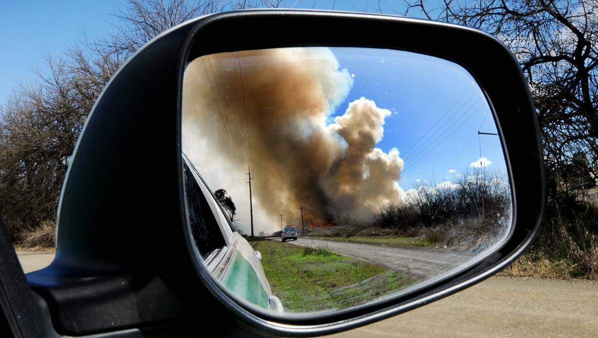 Looking back on a fire in Tamworth during the week. Picture:Gareth Gardner, Northern Daily Leader
