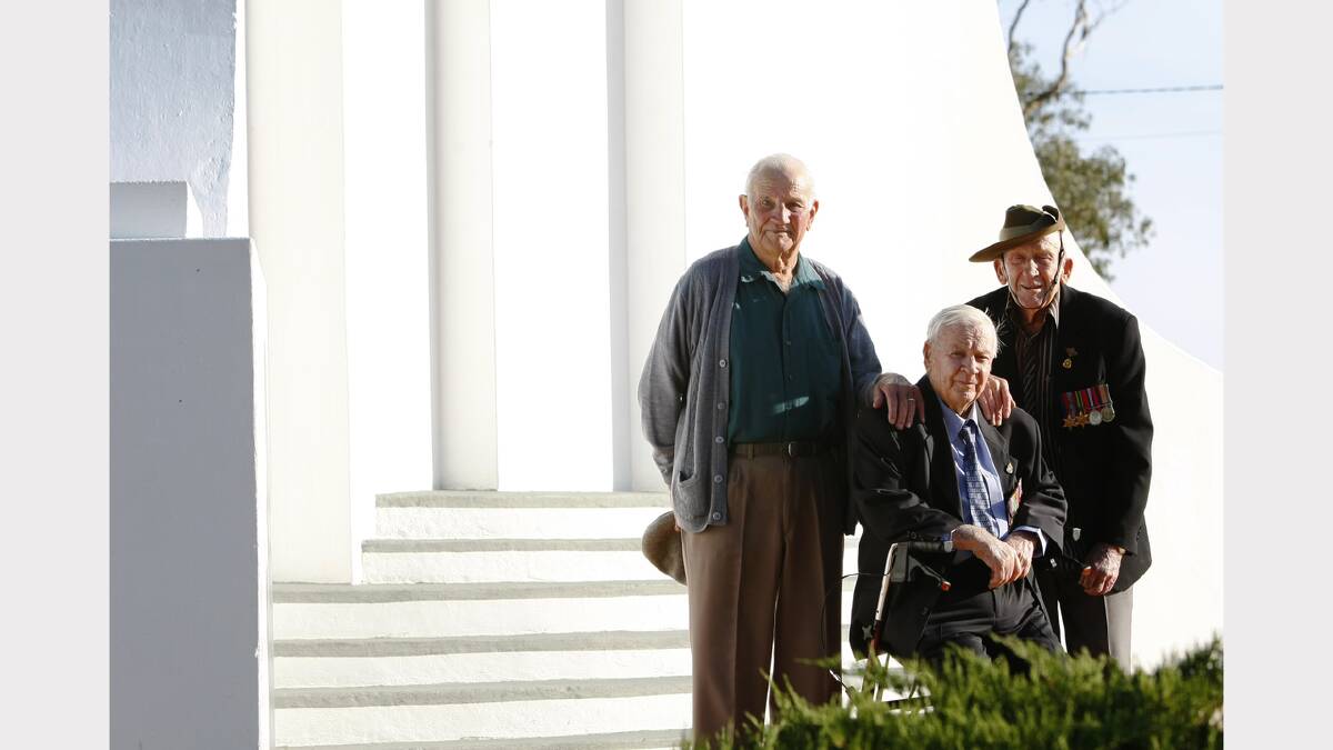 Mr Moras with fellow Kokoda veterans Jack Withers and Frank Gould in 2009.