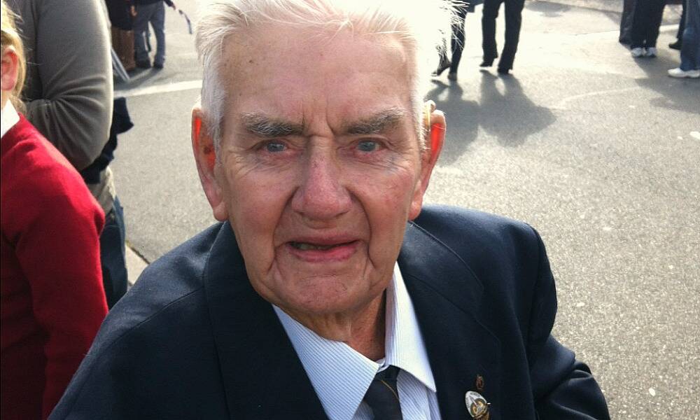 Maurice Dore, 90, at the Anzac Day march in Albury this morning.