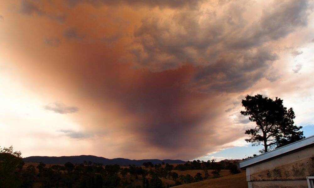 Photo of the bushfire in the Mount Hotham, Hotham Heights and Dinner Plain area taken from Ensay. PHOTO: Robert Plumtree.