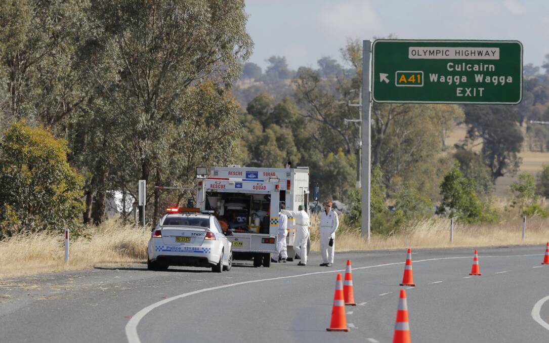A woman has died in a crash on the Hume Highway near Table Top. Picture: TARA GOONAN