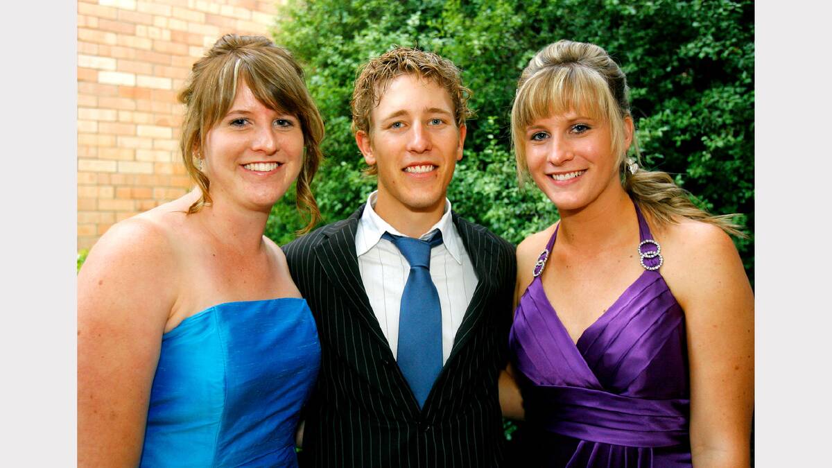 2008 - Albury High School - Pheobe Simon, Beau Garlick and  Zoe Simon