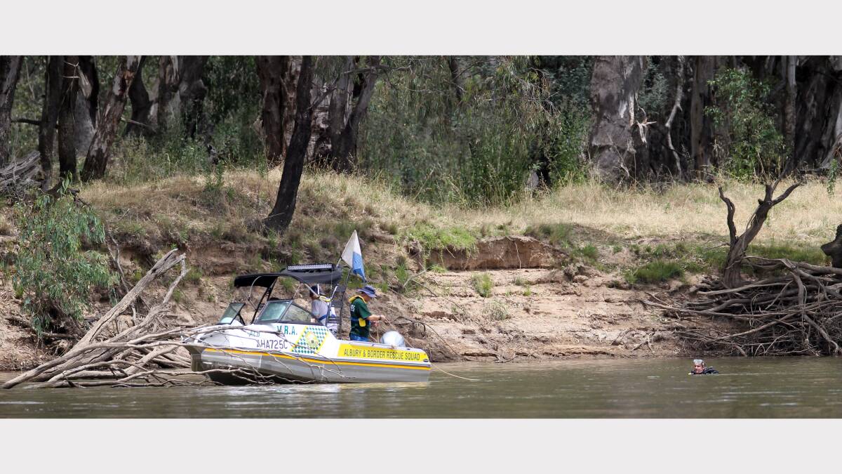 VRA Crews from Corowa and Albury search the Murray River in the area where the male was allegedly last seen.  