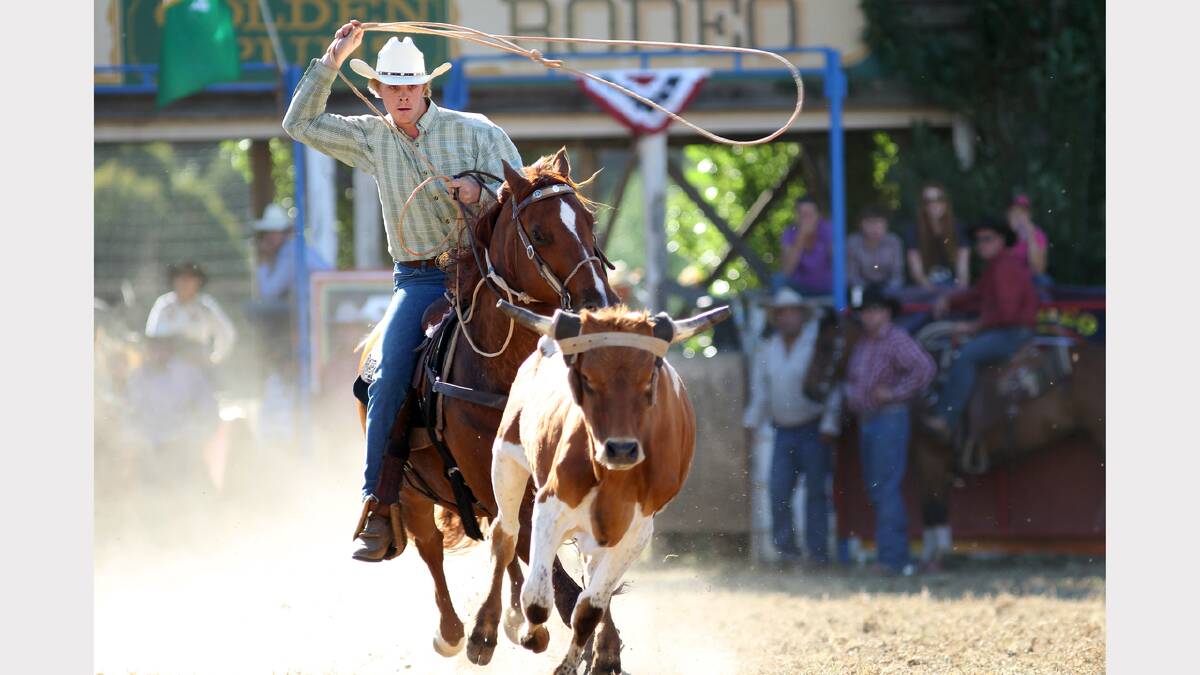 2011 - Kenny Flanagan, of St Arnaud in Victoria, prepares to rope a steer.