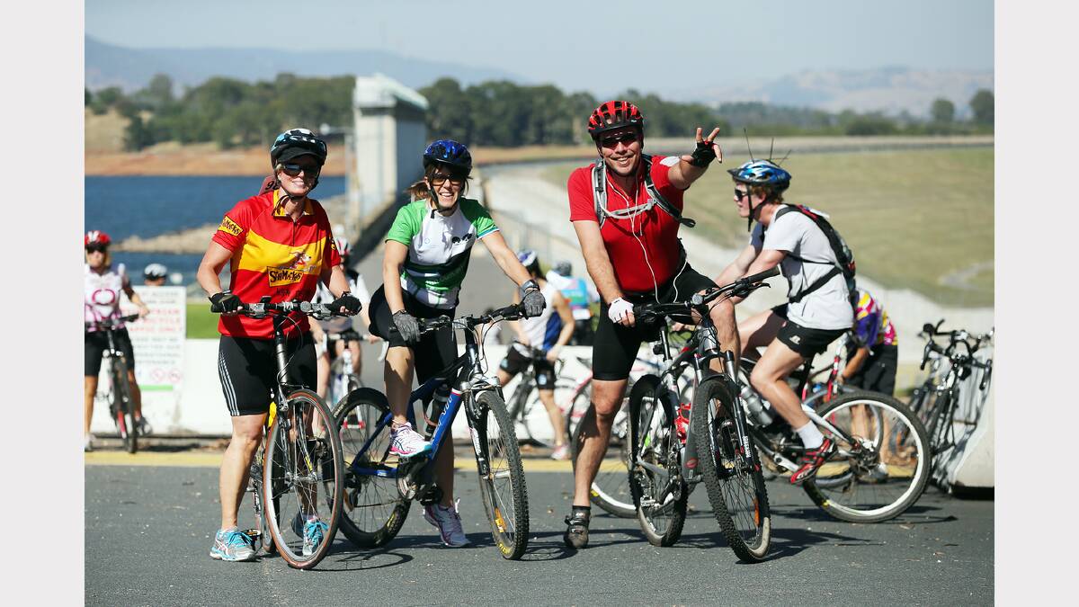 Riders in the Lake Hume challenge. 