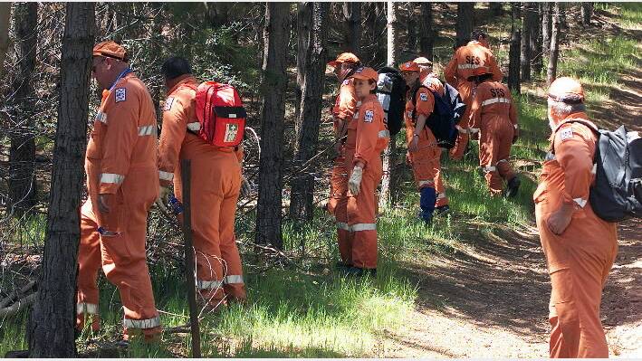 2003 -  SES searching for missing Daniel Thomas, 2, no a nearby hill at Myrtleford.
