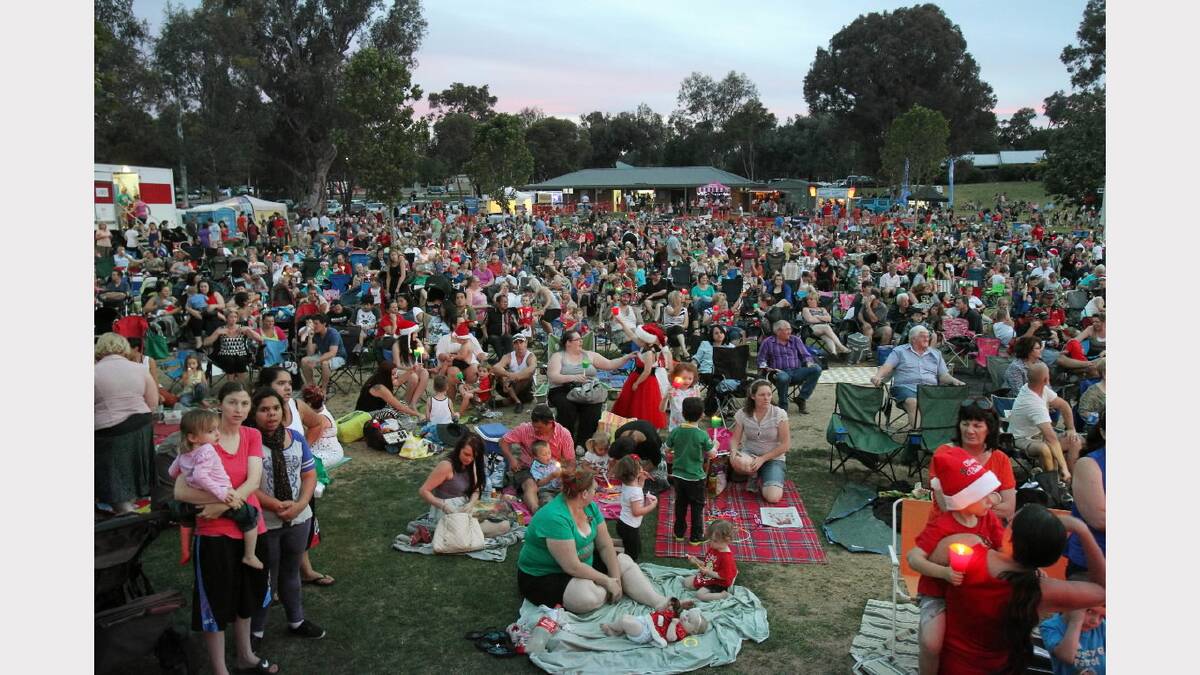 The crowd at Wodonga's Carols by Candlelight