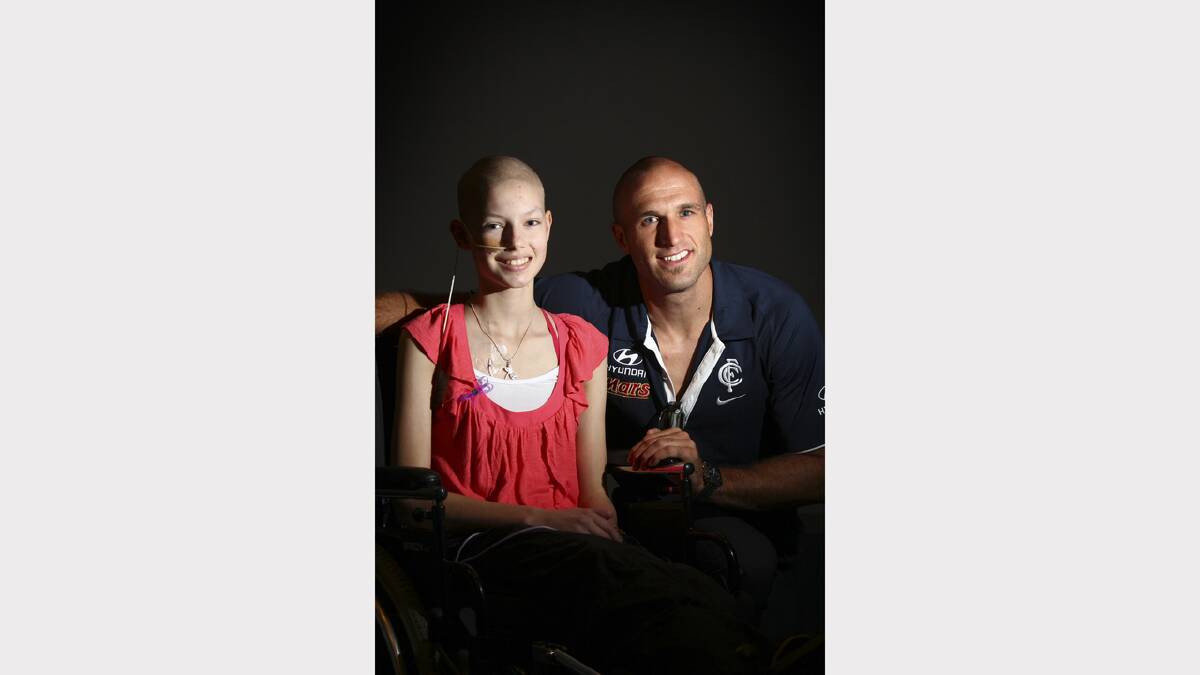 AFL footballer Chris Judd spoke at a fundraiser held for Imogen Wallace, then 14, as she battled bone cancer. 