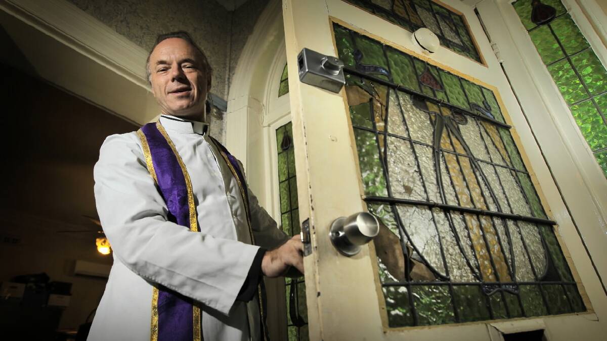 Anglican Archdeacon of the Hume Peter MacLeod-Miller says churches cannot cope with homeless problem alone.
