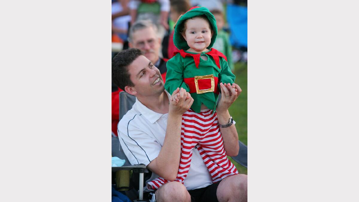   Wodonga Carols By Candlelight. - Albury's Matthew Marris and his daughter Claire, 19 months. Picture: MATTHEW SMITHWICK