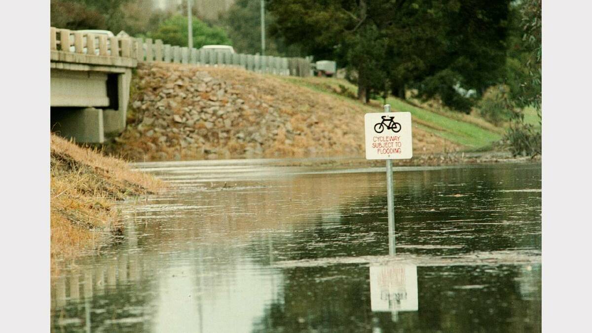 Floodwater engulf the Lincoln Causeway in Wodonga. Picture: RAY HUNT