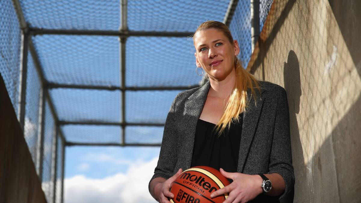 Lauren Jackson will play for Canberra this season.