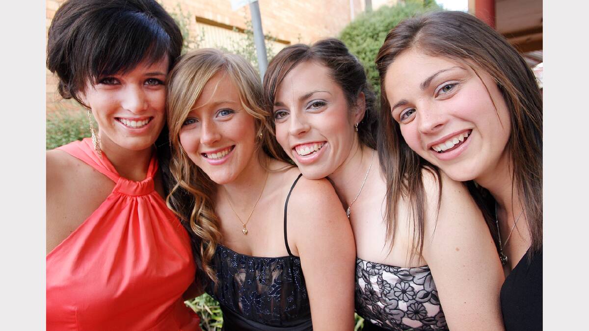 2008 - Wodonga High School - Jacinda Mawby, Kelly Riedel, Caitlin Davis, Madison Davis