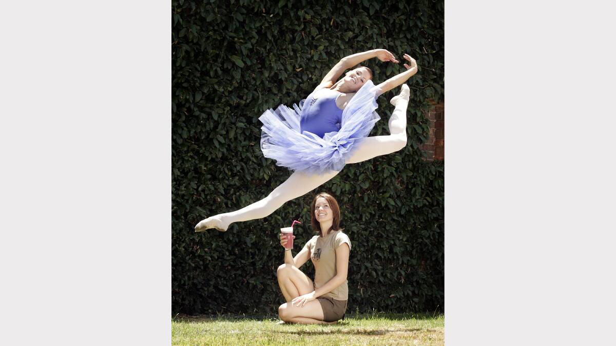 At top is Jana Castillo who has been accepted into The New Zealand School of Dance and sister Lauren Castillo who will be studying a Bachelor of Art/Health Sciences at Deakin University in Melbourne.(2006)