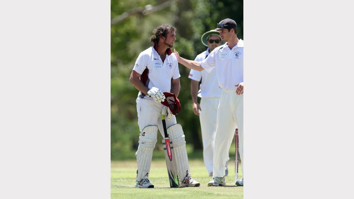 Wodonga batsman Clint De Bortoli received a fair hit to the side of the head after being caught in the line of a Ryan de Vries delivery.