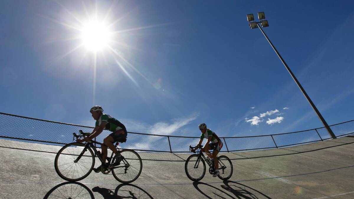  Riders Taryn Heather and Ken Payne at the velodrome. Picture: BEN EYLES