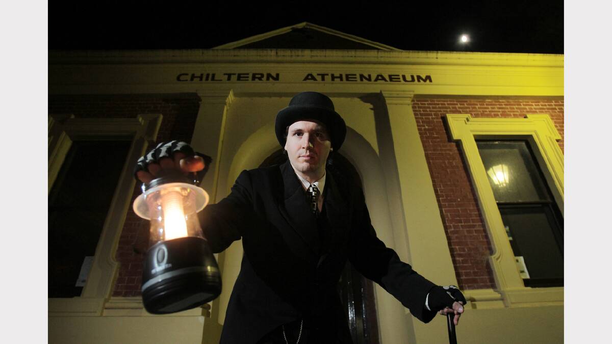 Adrian Baker’s Chiltern ghost tours scream eerie and Goonan wanted to use light to show this. She featured the moon to add intrigue while a flash and the street lamp drew readers’ eyes from the moon to the man. “It also makes it more interesting because you wonder if the light is on inside and what is going on in the building,” she says.