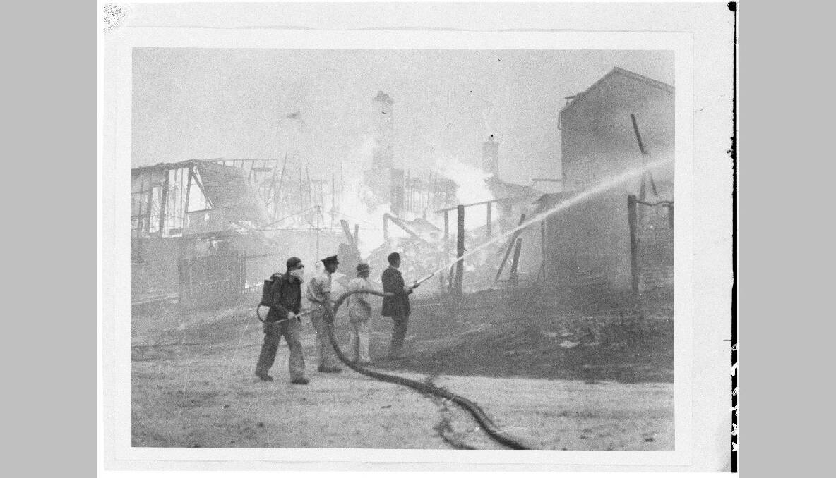 Wentworth Falls bushfires, 1958. Photo: National Archives of Australia