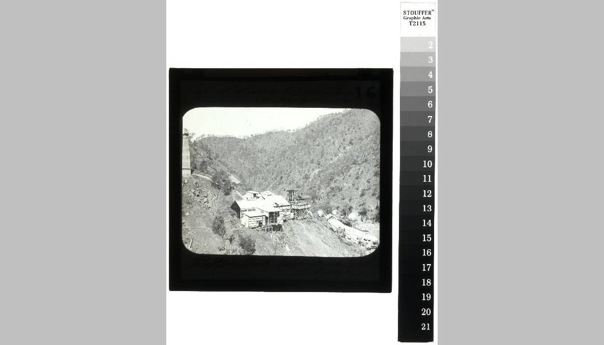 Bakers Creek gold mine, Hillgrove. Photo: National Archives of Australia