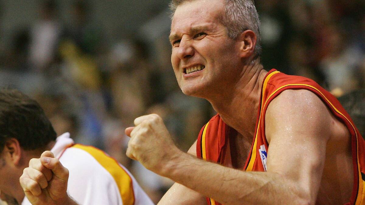 Melbourne Tigers legend Andrew Gaze has called for regional centres to be included in the National Basketball League.