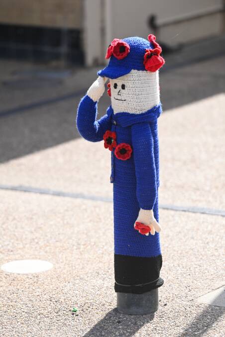 Crocheted sailor, soldier, airman and nurse welcomed in Chiltern
