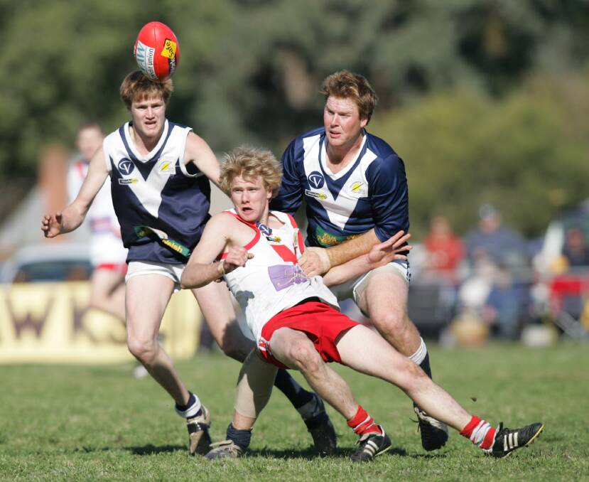 Wayne Shannon playing for Chiltern in the 2006 TDFL grand final against Mitta.