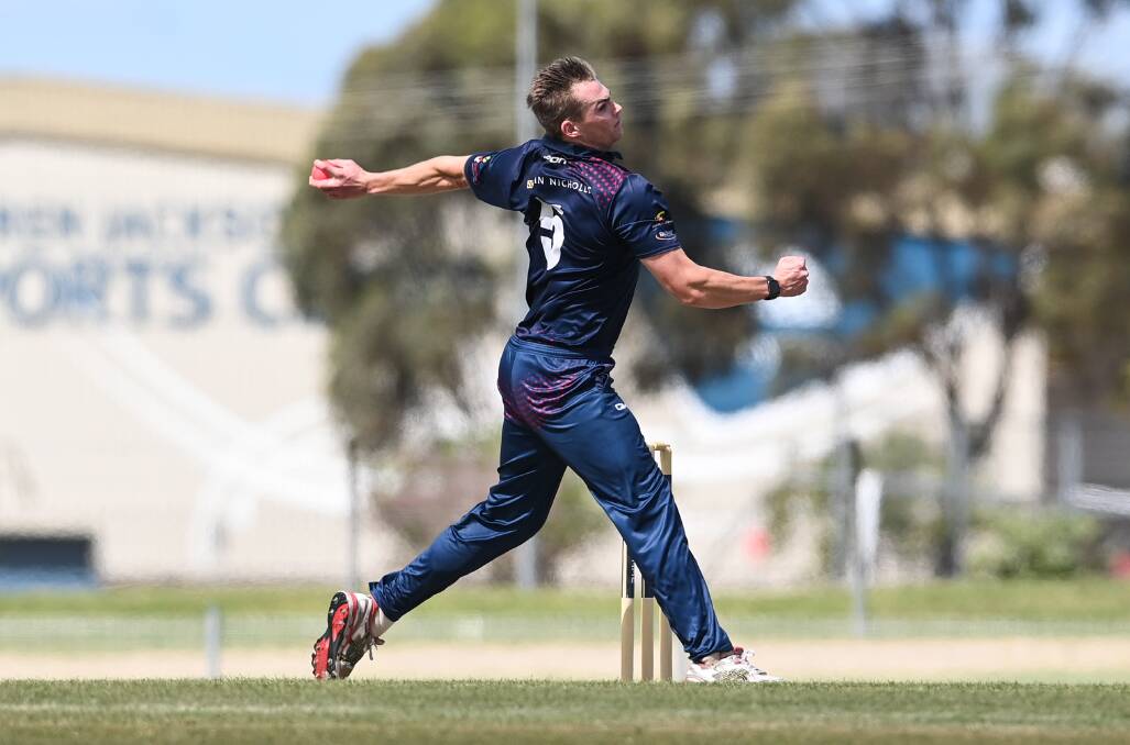 BIG EFFORT: Ryan de Vries will be a key part of East Albury's bowling attack this season. Picture: MARK JESSER
