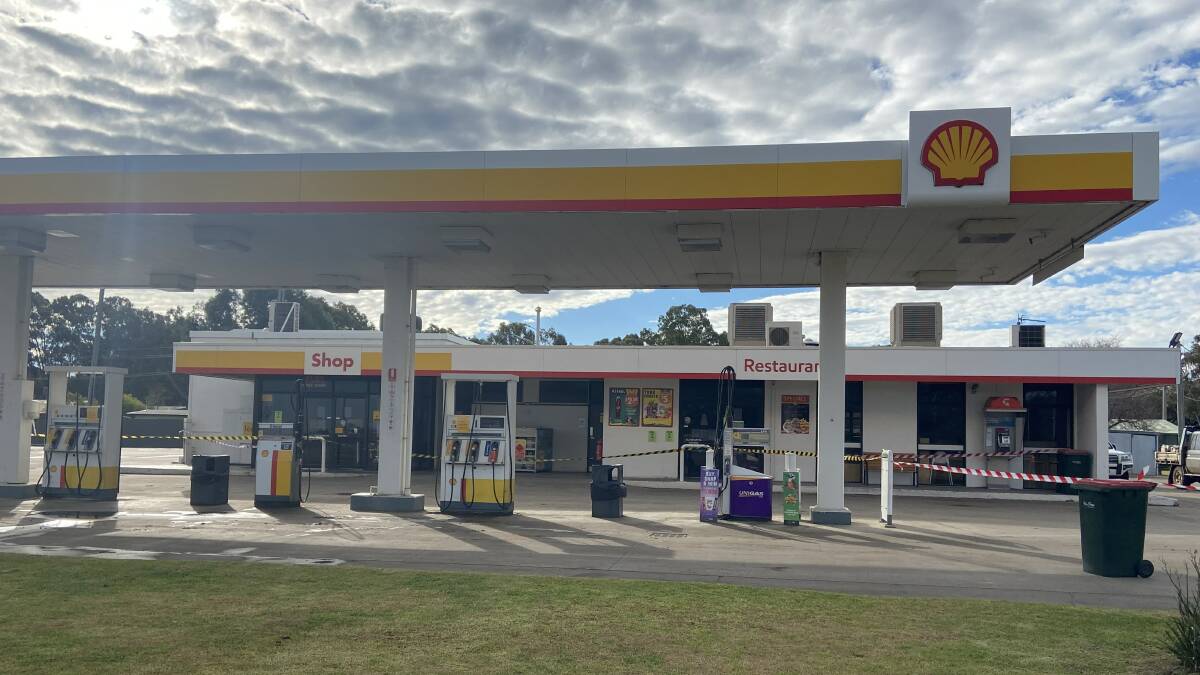 The Shell service station at Hay has closed for a precautionary deep clean. Pictures: Daisy Huntly