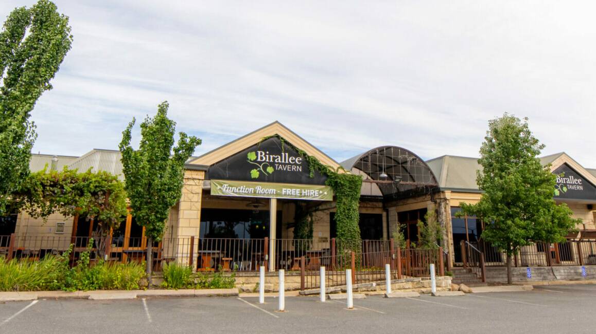 A machete has been pulled out during a robbery at a Wodonga hotel in which two men stole two slabs of alcohol. File Picture.