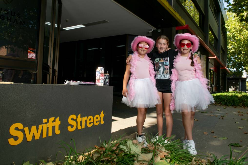 Nariah Ingham, 11, Mackenzee Stow, 10, and Tonie Georgiu, 10, are counting down the days until the superstar's big shows. Picture by Tara Trewhella.