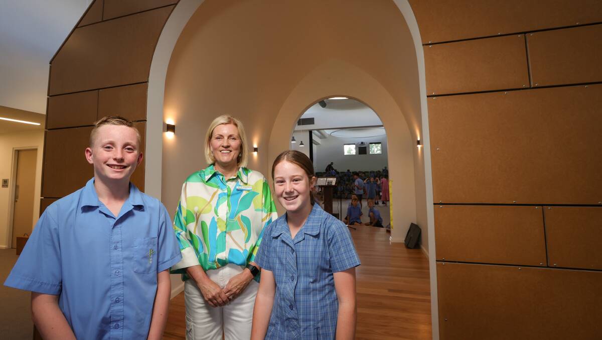 Principal Jennyne Wilkinson with Noah Pierce, 11 and Ava May, 11. are very excited with the new opening of the building. Picture by James Wiltshire.