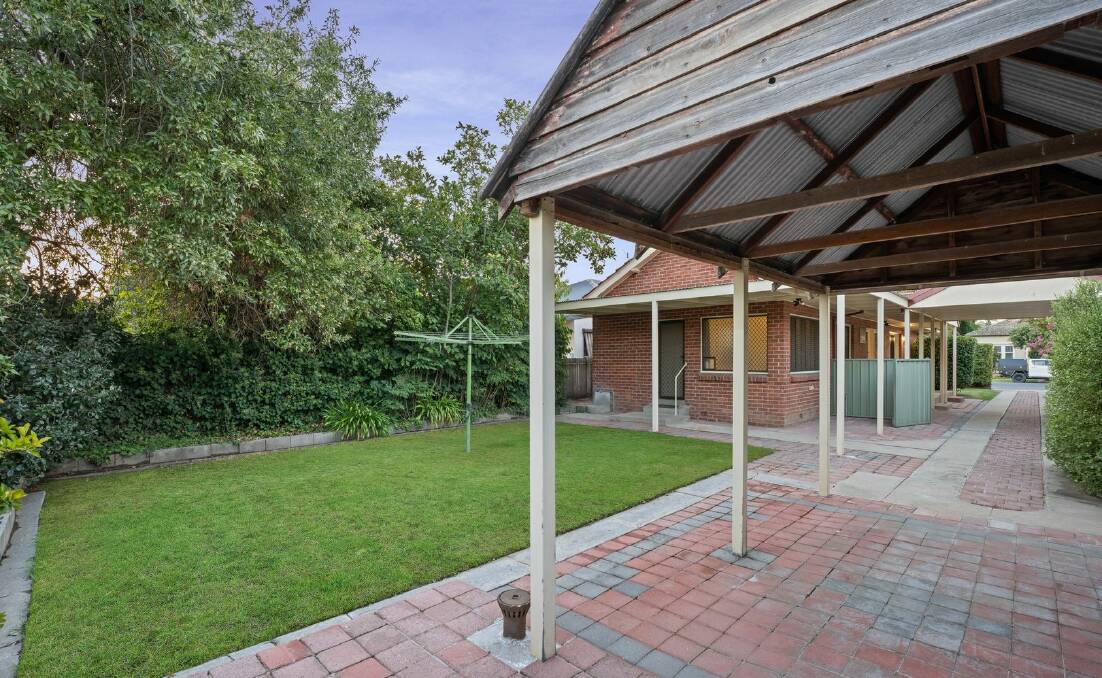 The two-bedroom property at 591 Englehardt Street, central Albury was passed in for $700,000. Picture supplied