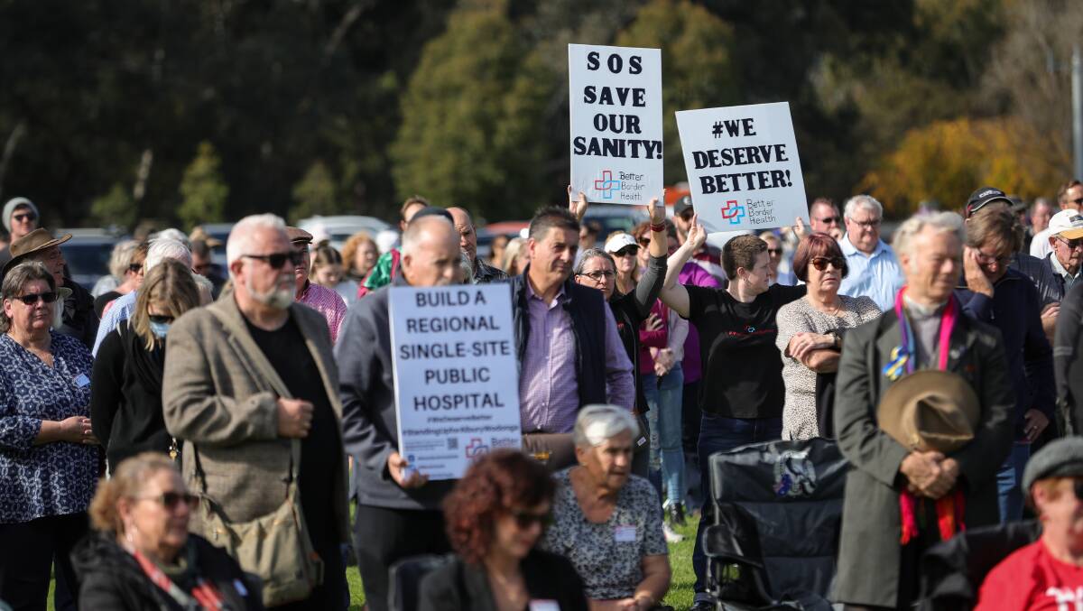 ANGER: More than 1000 people gathered at Gateway Lakes last Sunday to voice their frustration at the Border health crisis. Picture: JAMES WILTSHIRE