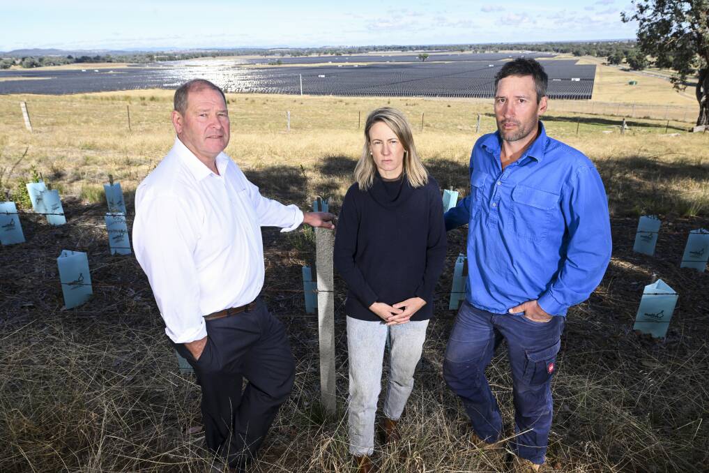 Ovens Valley MP Tim McCurdy met with Jess and John Conroy to discuss the Victorian government's new laws which aim to fast-track renewable projects. Picture by Mark Jesser
