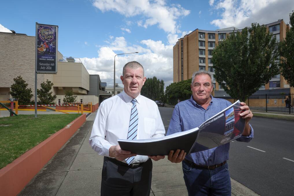 Commercial Club general manager Jeff Duck and chairman Graeme Edgar have unveiled plans for a $25 million apartment complex to be built on Dean Street next to the Atura Albury. Picture by James Wiltshire 