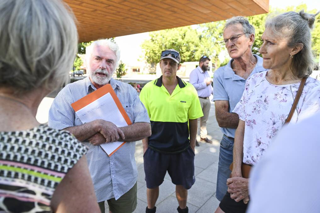 Indi MP Helen Haines speaking with Friends oof the Kiewa and Alpine Valleys members Paul Ingram, Michael Fisher-Smith, John McEvoy and Sharon McEvoy. Picture by Mark Jesser