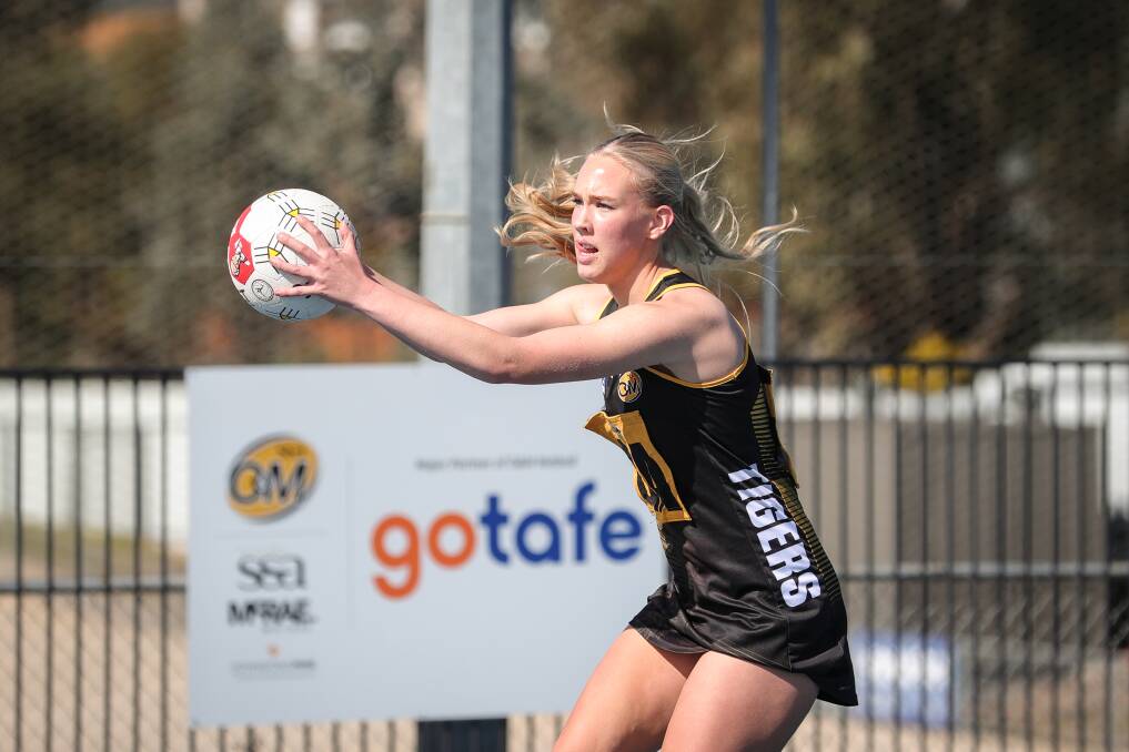 Claudia Hocking during her time playing Ovens and Murray A-grade netball for Albury Tigers last season. Picture by James Wiltshire.