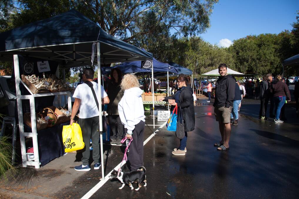 NSW buyers can now order farmers' market produce for Albury pick-up
