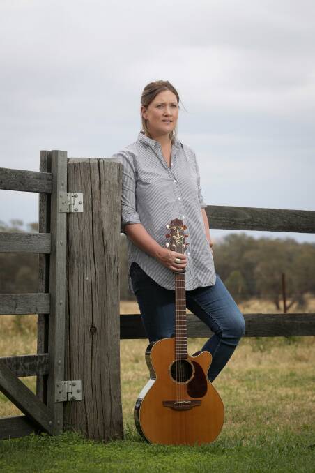 Country music legend Sara Storer will headline a major benefit concert at Cudgewa in the wake of the bushfire crisis. 