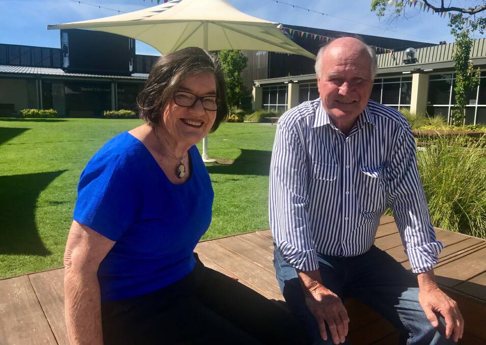 CATCH UP: Indi MP Cathy McGowan and former independent Tony Windsor met up for coffee in Wodonga on Friday morning. Picture: SHANA MORGAN