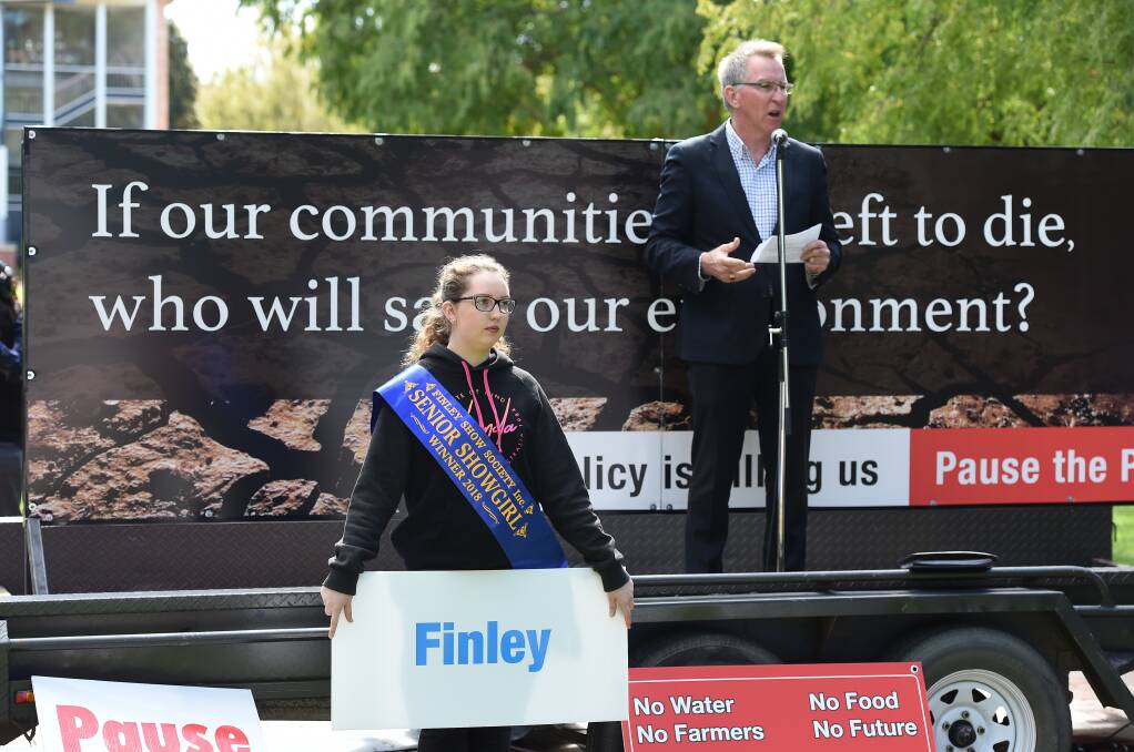 Independent candidate Kevin Mack at Tuesday's water rally in Albury.