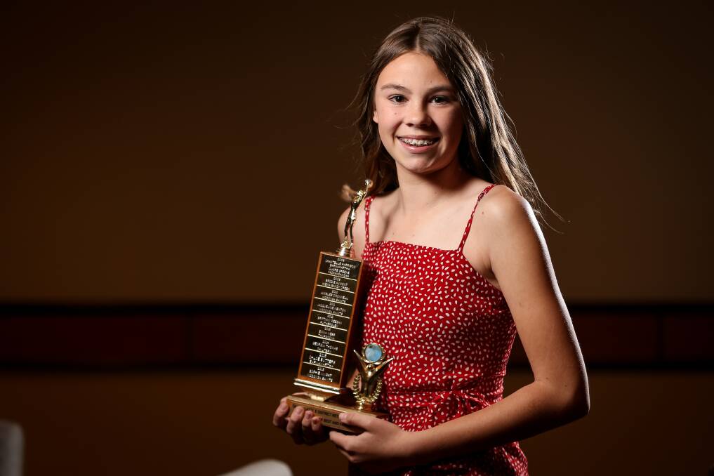 Bethany White after claiming the 15 and under TDNA best and fairest award in 2019.