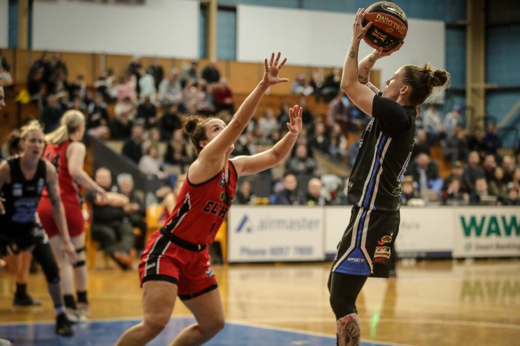 Bandits' Nat Hurst was the side's leading scorer with 26-points against Eltham on Saturday night. Picture: JAMES WILTSHIRE.