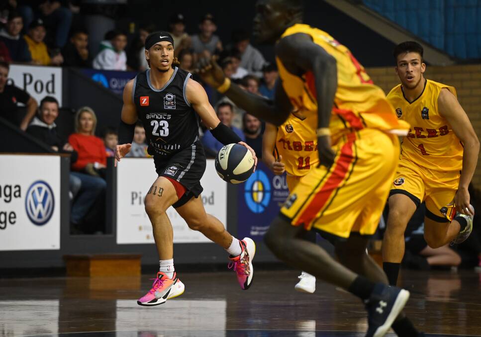 TIGERS ATTACK: Bandit Bijan Johnson in action during the home side's close loss to Melbourne Tigers on the weekend. Picture: MARK JESSER