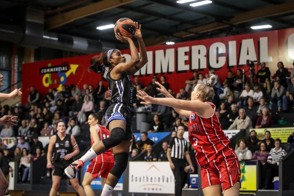 SHE SCORES: Guard Cherise Daniel racked up 16-points for the Bandits in their loss to Kilsyth at the Lauren Jackson Sports Centre on Saturday. Pictures: JAMES WILTSHIRE