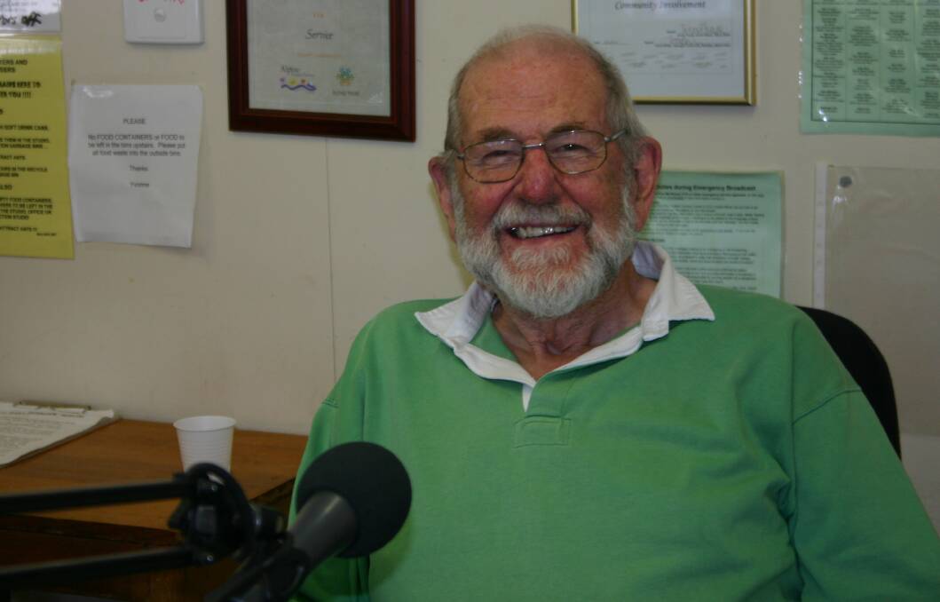ILLUSTRIOUS CAREER: Warwick Randall, who was a long-time presenter on Alpine Radio in Mount Beauty, has died.