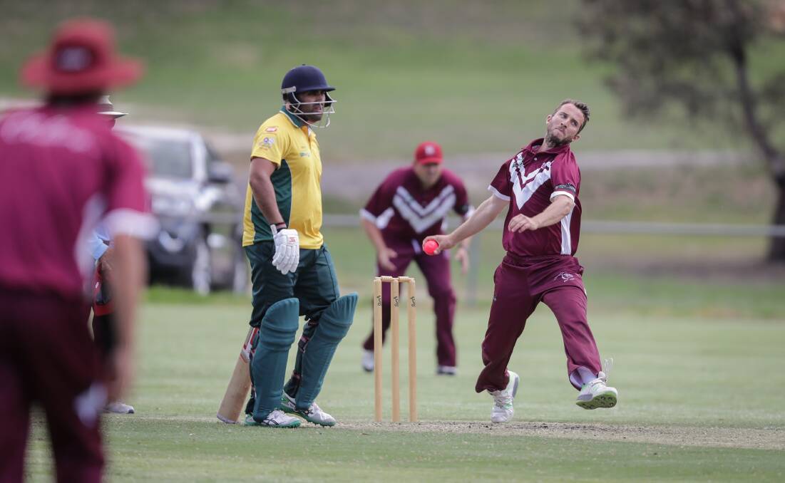 Bulldog Cameron Suidgeest has opened up a comfortable lead in CAW's bowling aggregate after taking four wickets against Wodonga Raiders.