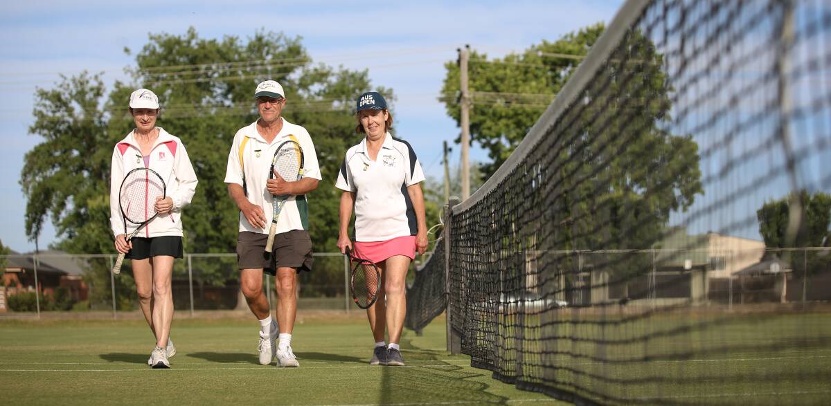 Albury's Sandra Rouvray and Ken and Di Wurtz
are looking forward to the international
tournament in February.